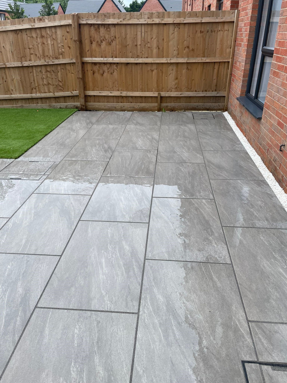 Anthracite Lite Paving Slabs β Stylish light grey porcelain paving with a smooth textured surface for modern garden patios.