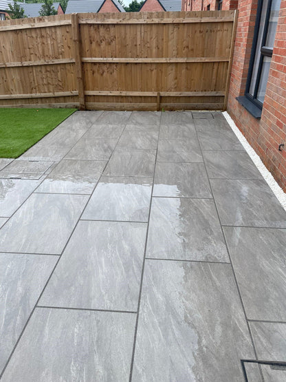 Anthracite Lite Paving Slabs – Stylish light grey porcelain paving with a smooth textured surface for modern garden patios.