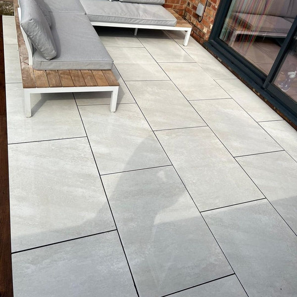 Mountain White Outdoor Porcelain Paving Slabs – bright white porcelain tiles with a smooth matte finish, perfect for clean and modern patio designs